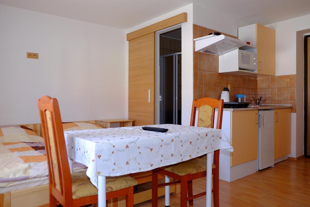 Ubytovani U Maminky Guest House Lednice Ngoại thất bức ảnh