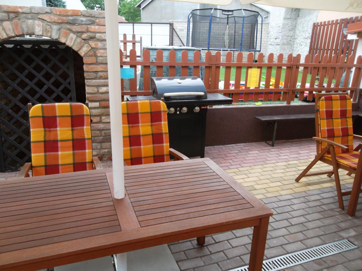 Ubytovani U Maminky Guest House Lednice Ngoại thất bức ảnh