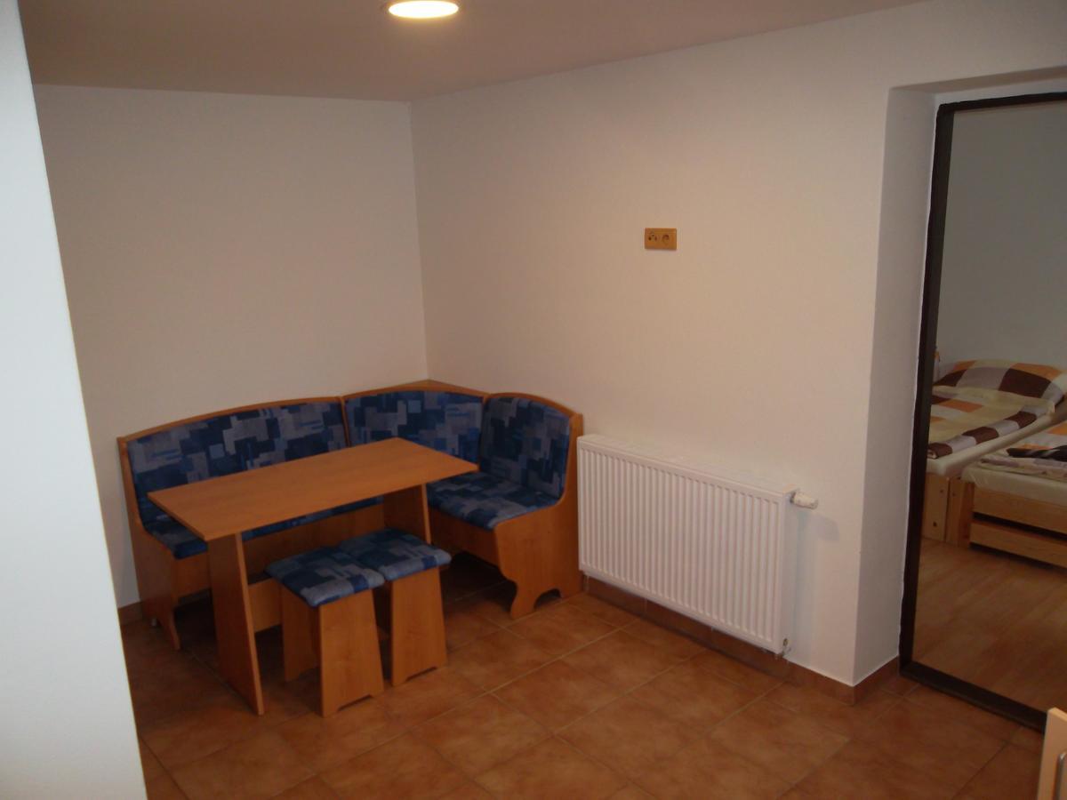 Ubytovani U Maminky Guest House Lednice Ngoại thất bức ảnh